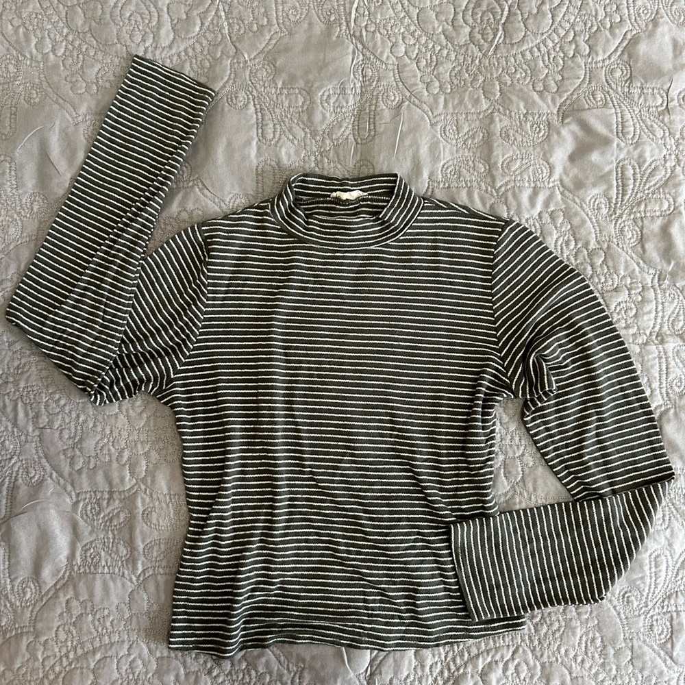 Long Sleeve Cropped Shirt